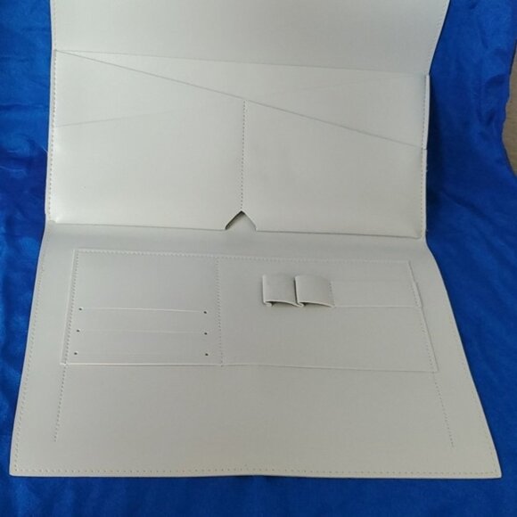 Megan Portfolio Clutch EUC Vegan Leather Cloud Gray color - Picture 6 of 12